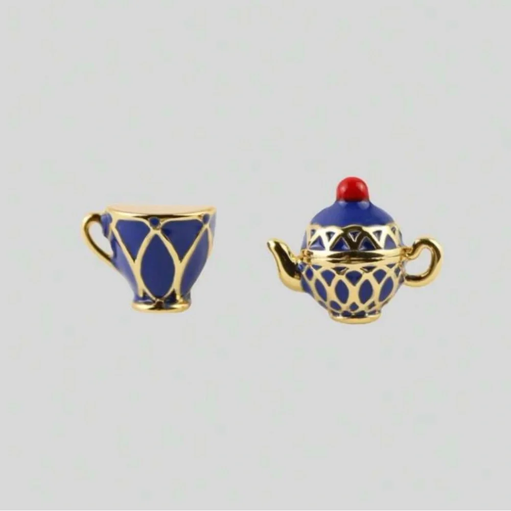 “Mad Hatter Tea Party” Alice in Wonderland Disney Blue Teapot Teacup China Studs